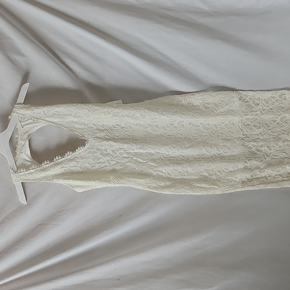 NWT Elegant Alloy Apparel Ivory Lace Dress